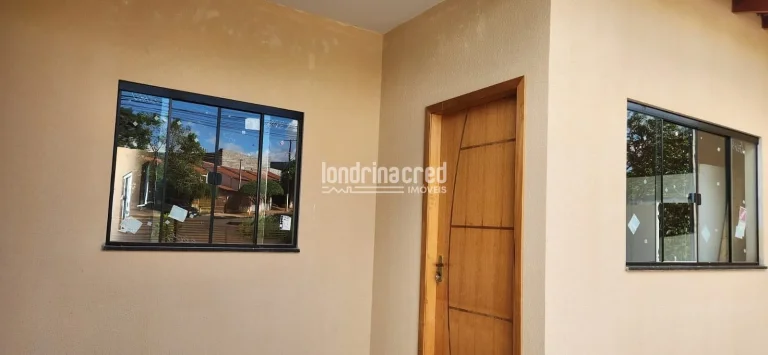Imagem Casa no Colúmbia com 84m², 3 quartos (1 suíte), sala ampla, cozinha espaçosa, garagem para 2 camionetas e potencial de aproveitamento do subsolo.