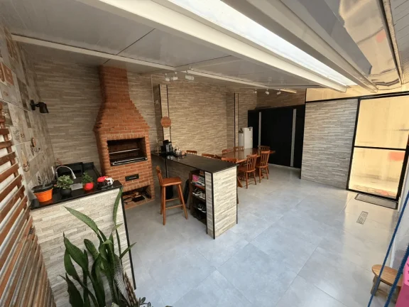 Imagem Casa estilo sobrado à venda - Área útil 120 m2 com 3 dormitórios sendo 1 suíte - 2 vagas - Condomíni
