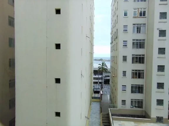 Imagem Praias das Pitangueiras, na quadra da praia, 30 metros do Shopping.