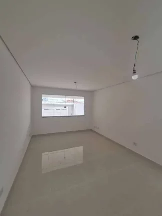 Imagem Sobrado Novo sendo 3 Suítes, 4 Vagas - Jardim das Flores - Osasco