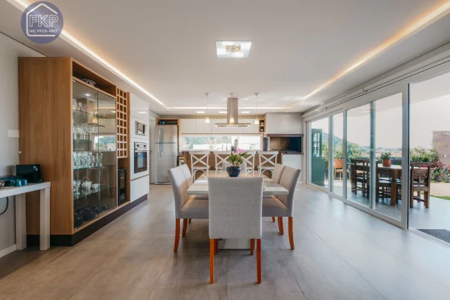 Imagem Casa Alto Padrão 4 dormitórios!