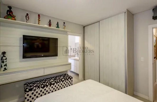 Imagem Apartamento com 3 suítes à venda no Centro de Balneário Camboriú/SC