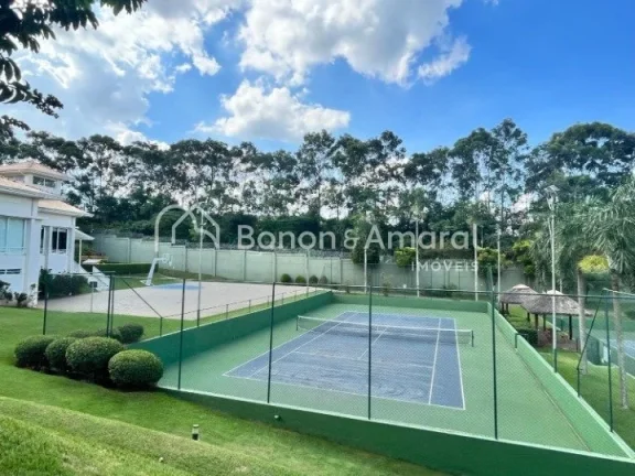 Imagem Em um terreno de 1.909m² e com 750m² de construção, esta imponente propriedade oferece conforto ...