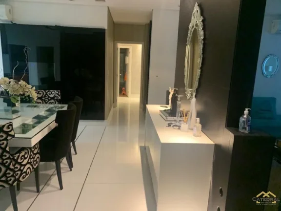 Imagem Casa à Venda com 4 quartos com 355m2 em condomínio fechado Portal do Praíso em Jundiaí-SP