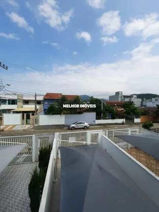 Imagem Sobrado Semi Mobiliado à Venda com 03 Dormitórios sendo 01 Suíte Localizado no bairro Nova Esperança Balneário Camboriú - SC