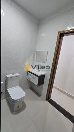 Imagem Destaques do imóvel:

-  03 dormitórios amplos (sendo 01 suíte)

-  Sala de estar com sanca em LE...
