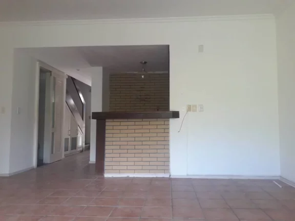 Imagem Village 3 Quartos Nascente com Vista Verde à Beira do Rio Joanes – Lazer Completo!”