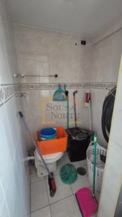 Imagem Apartamento mobiliado com 2 dormitórios, 2 banheiros e 1 vaga de garagem. Possui sala de estar e ja...