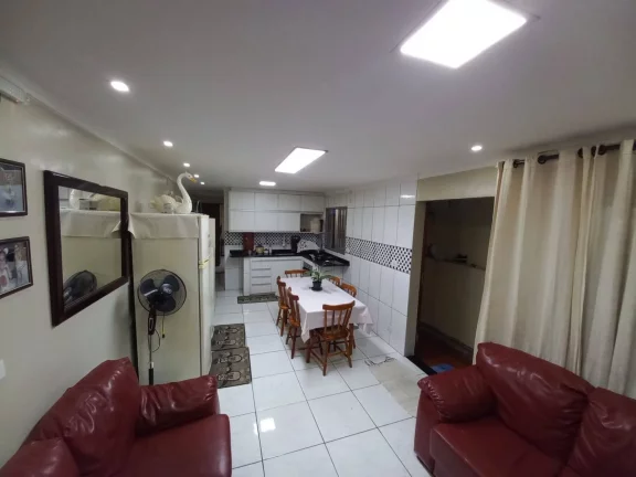 Imagem Sobrado com 125 m² 2 Dormitórios 2 Vagas de Garagens ao lado Shoping Plaza