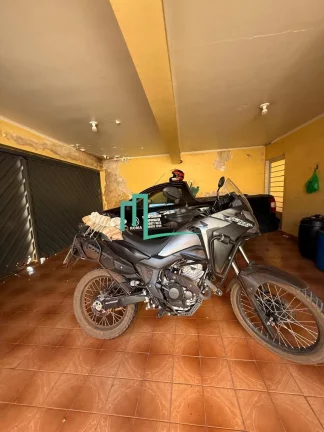 Imagem Casa à venda em Franca-SP, bairro Santo Agostinho: 03 quartos, 1 suíte, 1 sala, 3 banheiros, 2 vagas, 166 m². Venha conferir!