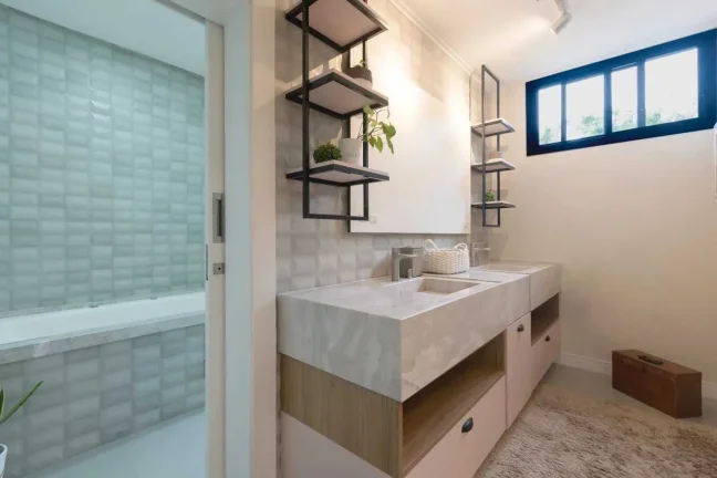 Imagem Apartamento com 3 dormitórios sendo 2 suítes e 2 vagas de garagem em Balneário Camboriú/SC