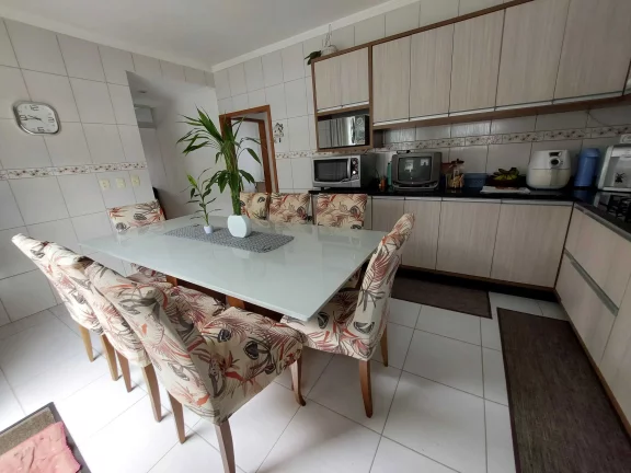 Imagem Casa com edícula independente, 5 dormitórios e garagem em terreno único em Pirabeiraba Joinville/SC