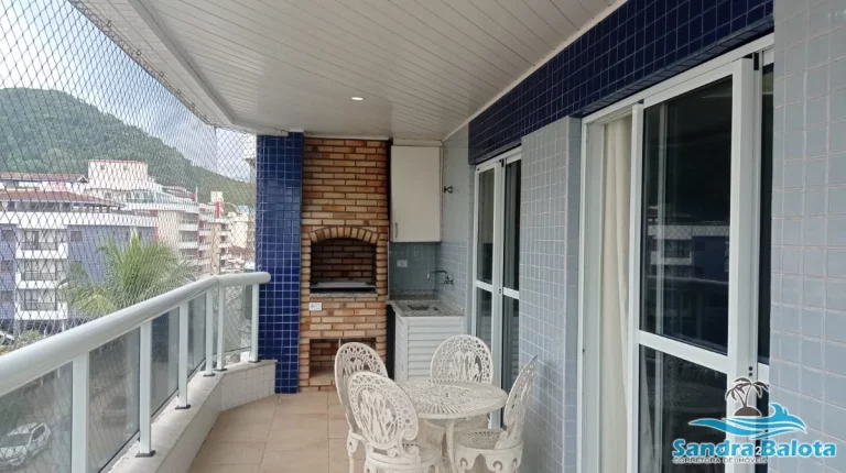 Imagem Amplo apartamento de 3 dormitórios à 50 metros da praia