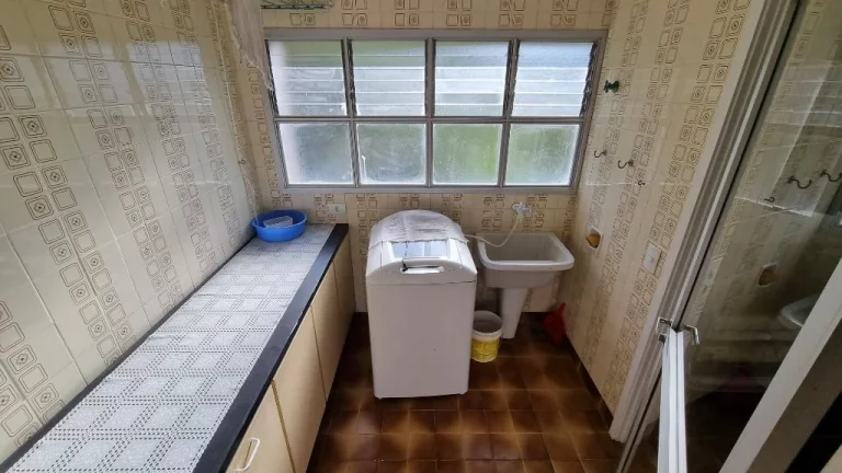 Imagem ÓTIMO APARTAMENTO NA PRAIA DE ASTÚRIAS, VISTA MAR, 3 DORMITÓRIOS. LAZER, 1 VAGA DE GARAGEM.