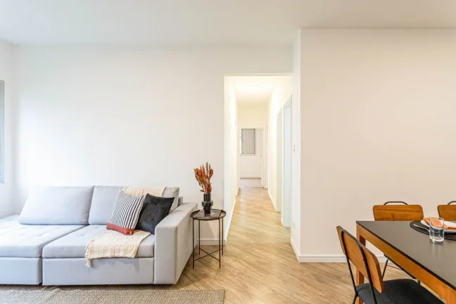 Imagem Apartamento 94M², 3Q, 2 Banheiros, 1 Vaga, Banheiro de Serviço, Armários.