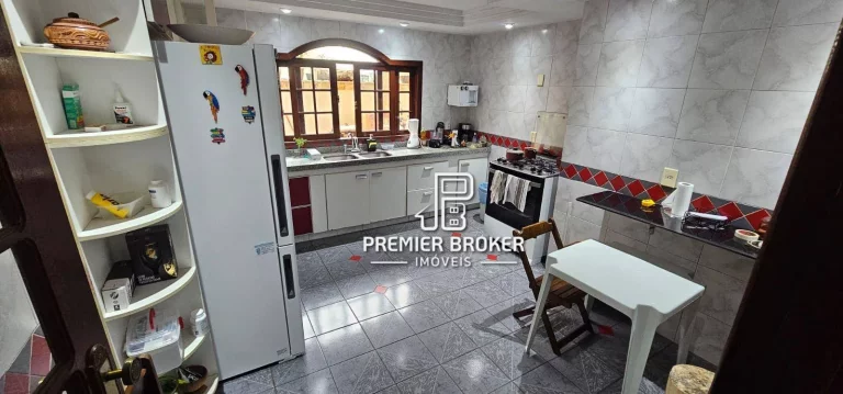 Imagem Casa com 5 dormitórios à venda, 100 m² por R$ 850.000,00 - Alto - Teresópolis/RJ