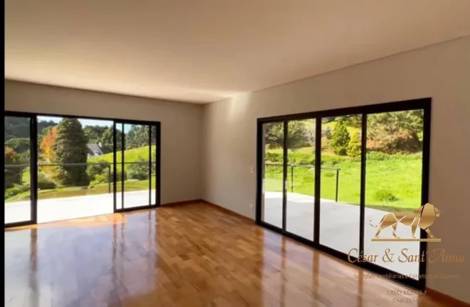 Imagem Linda Casa a Venda em Condomínio fechado em Campos do Jordão-SP