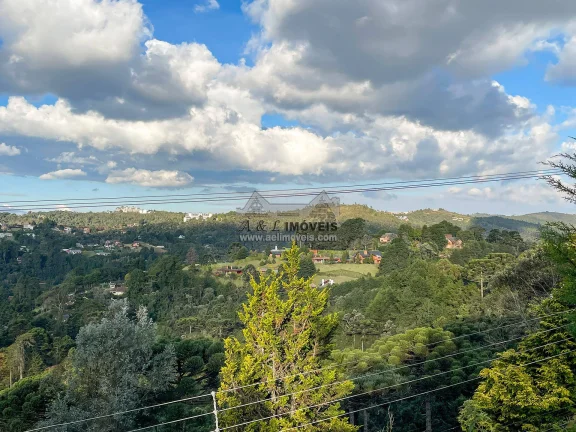 Imagem Casa à venda em Campos do Jordão - Com vista panorâmica e lareira