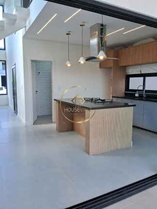 Imagem Casa, 3 Dormitórios (1 suíte ), 4 vagas, Condomínio Malibu, Caçapava.