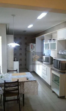 Imagem Casa com Piscina de 4 Quartos em Cajueiro, Recife