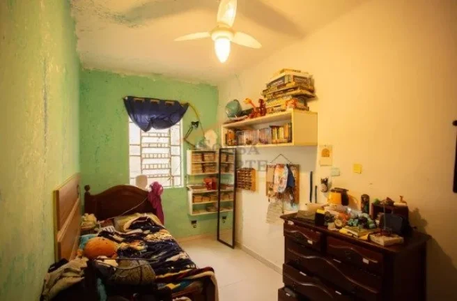 Imagem Casa localizada no bairro de Santana, com 387m² de terreno e 350m² de área construída. O imóvel...