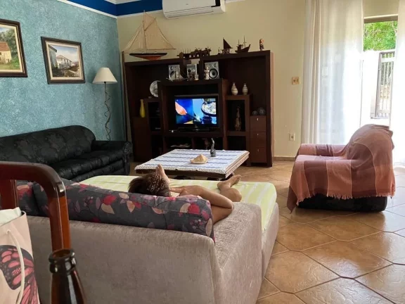 Imagem EXCELENTE RANCHO COMPLETO COM ACESSO Á ÁGUA EM ESTREITO COM ASFALTO ATÉ Á PORTA - 04 dormitórios sendo 03 suítes - Varanda contornando toda á casa
