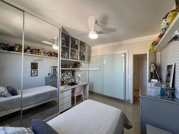 Imagem Apartamento com 4 dormitórios e móveis planejados no Condomínio Edifício Tocantins, Centro de Uberaba
