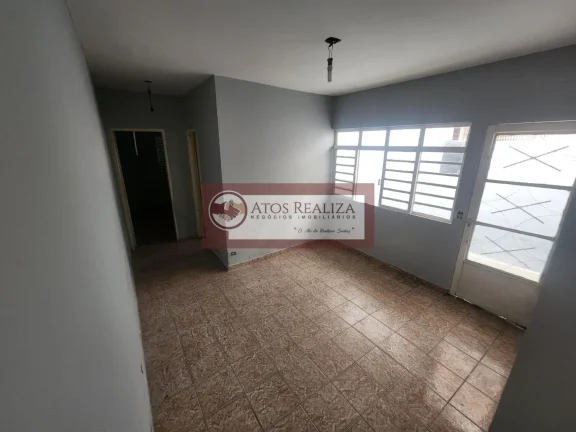 Imagem Casa à Venda no Jardim das Imbuias, SP, 125m², 2 Quartos, 2 vagas de garagens, corredor Lateral. R$: 318k OPORTUNIDADE!