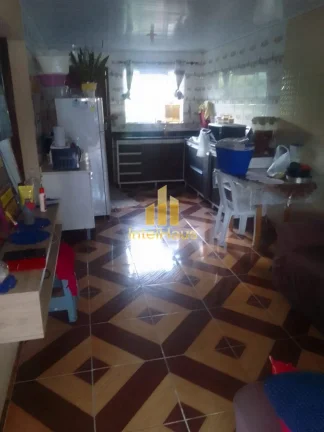 Imagem Em Itapoá, no Balneário Uirapuru, há uma casa com grande potencial para quem busca uma oportunida...