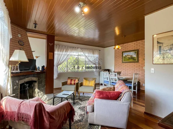 Imagem Casa à venda em Campos do Jordão – Com 4 dormitórios e linda vista