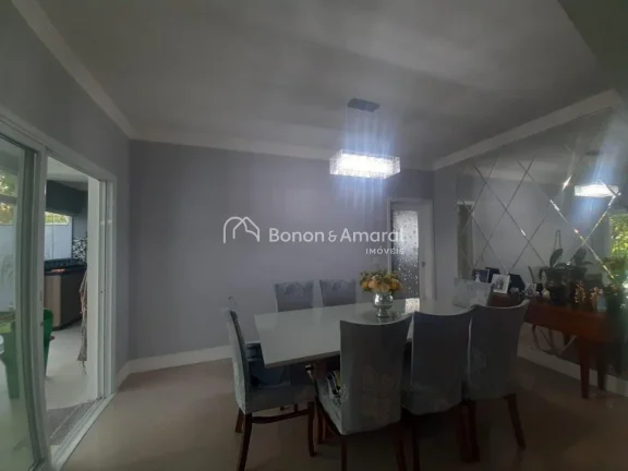 Imagem Lindo sobrado em condomínio tranquilo, com segurança 24 horas e excelente localização! A apenas ...