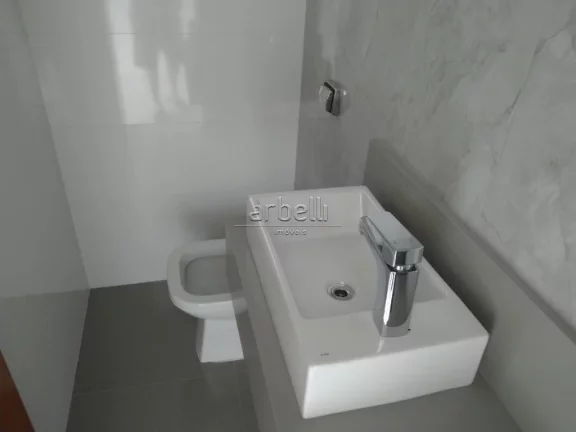 Imagem Sobrado com 145 metros quadrados, com 3 dormitórios suítes sendo 1 suíte com varanda e vista pano...