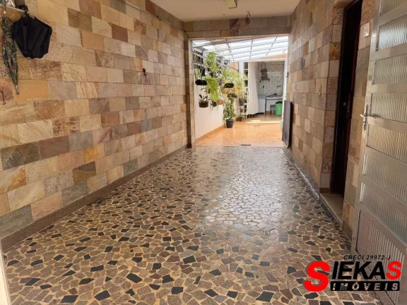 Imagem Casa para locação no Tatuapé - São Paulo-SP com 3 quartos, 2 banheiros e 230m². Venha conferir!