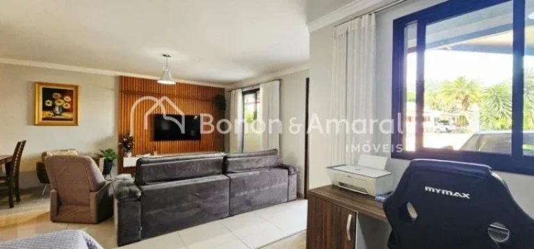 Imagem Casa térrea reformada para venda em condomínio no Taquaral em Campinas, 3 quartos e 4 vagas