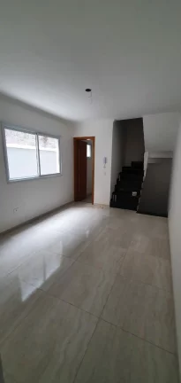 Imagem Sobrado Padrão com 128 m² com 2 Quartos sendo 2 suite e 1 vaga de garagem!