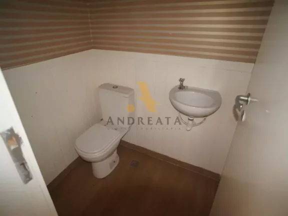 Imagem Centro Empresarial Sunplaza - Ótima loja frontal com 74m² com jirau, composta de piso frio.