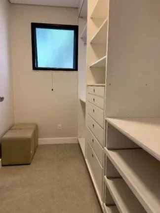 Imagem Casa de Condomínio com 5 Quartos e 6 banheiros, 405 m².