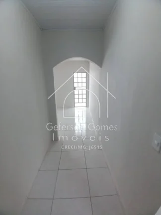 Imagem Casa à Venda - Com 2 pavimentos - Centro - Mantena - MG