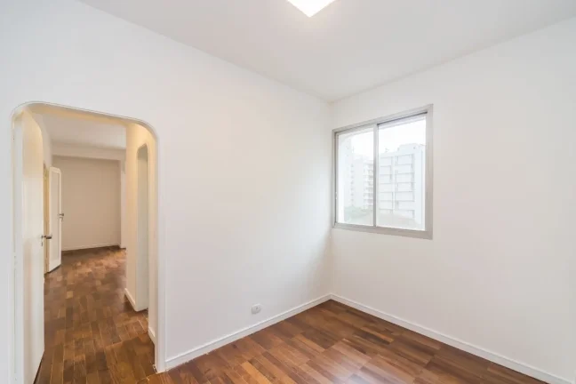 Imagem OPORTUNIDADE IMPERDÍVEL ! Apartamento Reformado 161M², 3Q, 1 Suíte, 2 Banheiros, 2 Vagas, Academia, Brinquedoteca, Playground, Salão de Festas.