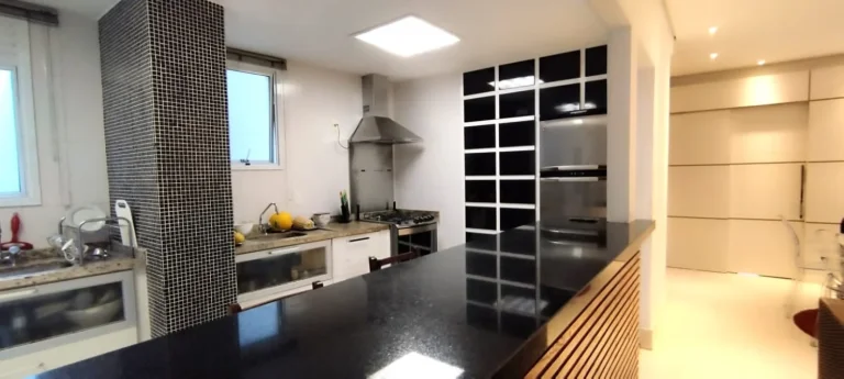 Imagem Duplex 170 M², 3Q, 3 Suítes, Sala espaçosa, 4 Banheiros, 4 vagas, Piscina Aquecida, Academia, Sauna, Próximo ao metrô.