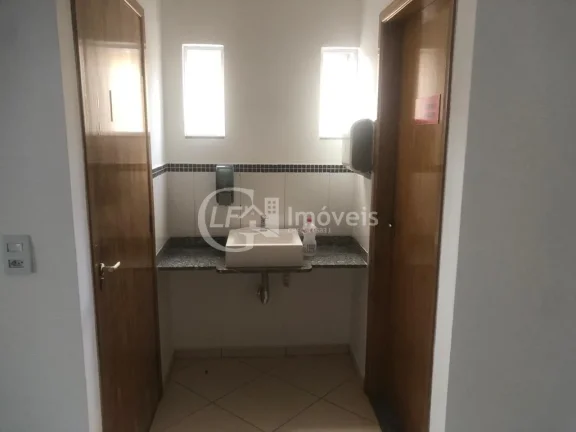 Imagem Salão Comercial à Venda em Campo Grande-MS, Bairro Mata do Jacinto - 2 Salas, 3 Banheiros, 4 Vagas de Garagem, 227m²!