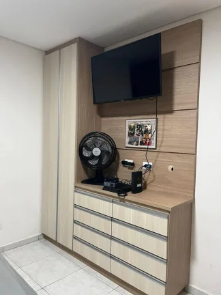 Imagem Sobrado 3 Suites 210 m² 3 Dormitorios sendo 3 Suites 2 vagas de Garagens