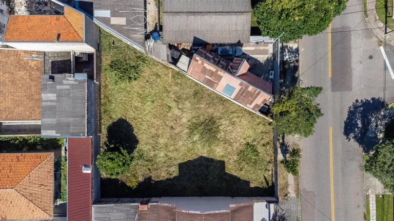 Imagem Terreno de 575m² de frente para rua, no Guaíra