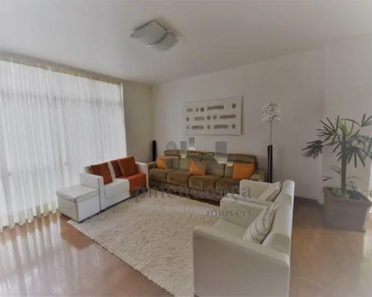 Imagem Apartamento reformado, living para 03 ambientes, 03 dormitórios sendo 01 suíte, banheiro social, c...