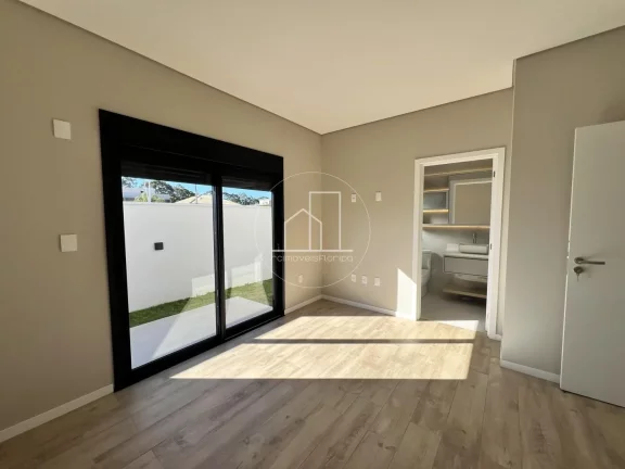 Imagem Casa Alto Padrão para Venda em Florianópolis / SC no bairro São João do Rio Vermelho