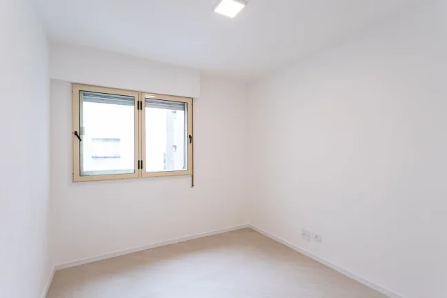 Imagem Apartamento 95M² Reformado, 3Q, 2 Banheiros, 1 Vaga.