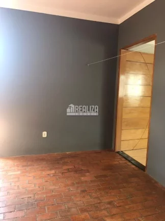 Imagem Casa à venda no bairro Vila Elza, em Aramina: 3 dormitórios, suíte, churrasqueira e garagem
