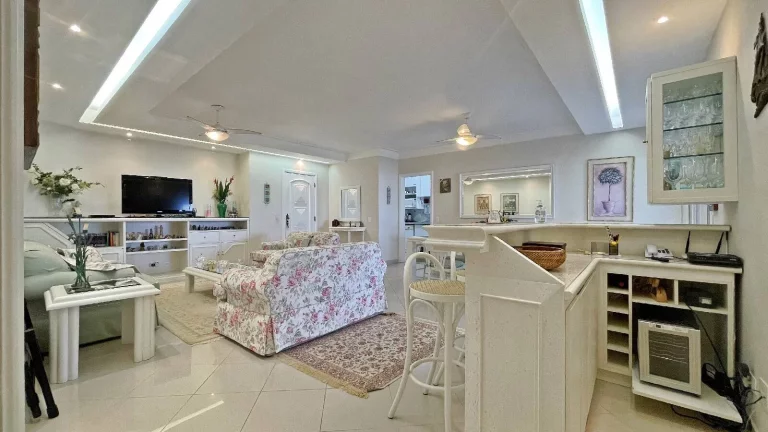 Imagem *Seu refúgio à beira-mar na Riviera: Apartamento amplo com vista para o mar