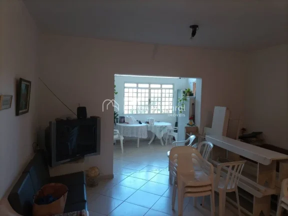 Imagem Apresentamos esta chácara encantadora à venda em Valinhos, perfeita para quem busca qualidade de v...