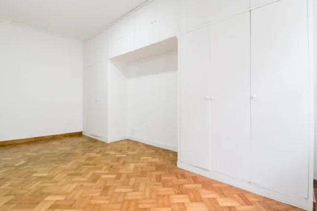 Imagem Apartamento 140M², 3Q, 1 Suíte, 2 Banheiros, 1 Vaga, Academia, Armários.